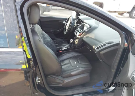 2016 Ford Focus Titanium z USA, uszkodzony, nr VIN 1FADP3N27GL374838